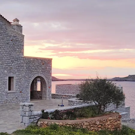 Athevillas Antonis Villa Mína