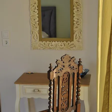 Athevillas Antonis * Μίνα