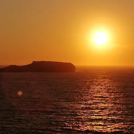 Athevillas Antonis Willa Mína