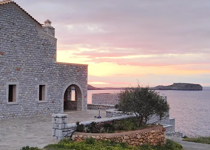 Athevillas Antonis Villa Mína