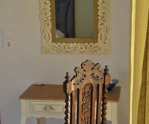 Athevillas Antonis * Μίνα