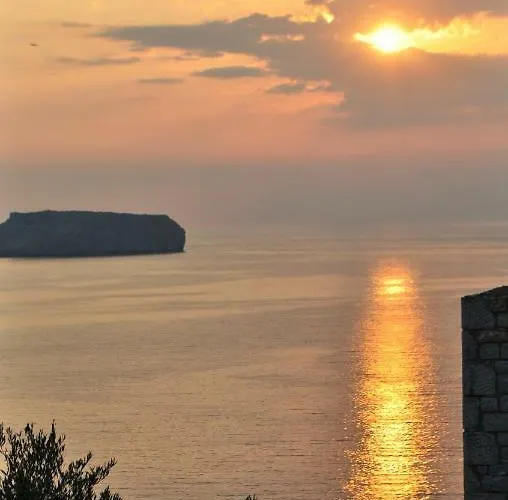 Athevillas Antonis Mína